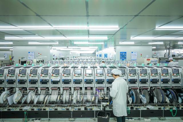 工厂摆满骁龙855CEO带队直击iQOO制造过程