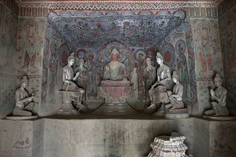 比斯坦因更残酷的*物文**盗贼-华尔纳