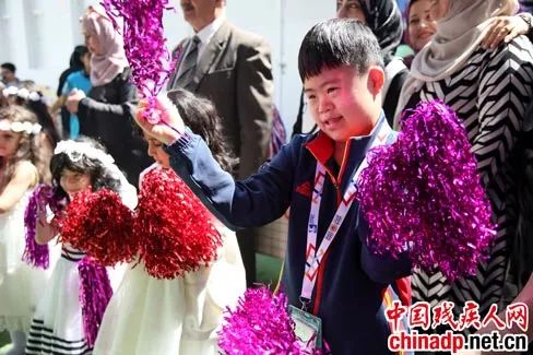 “城市接待计划”之二中国特奥运动员走进伊本哈顿特教学校