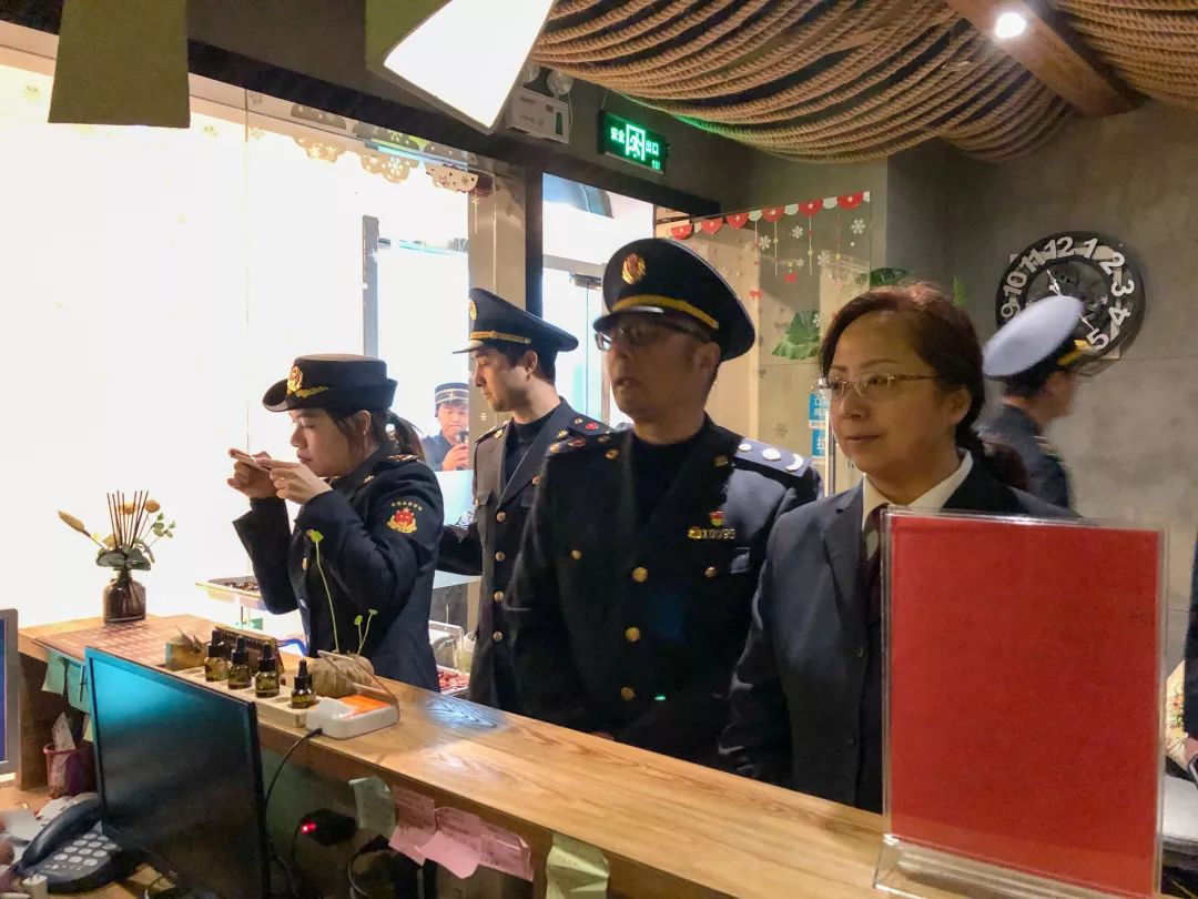 甯傚満鐩戠315鐗硅緫,315鏇濆厜甯傚満鐩戠杩炲琛屽姩