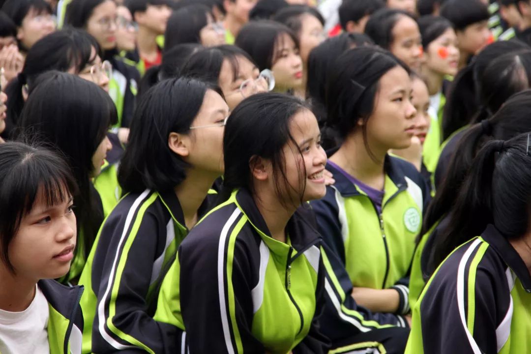 蹇棯甯堢敓鍚堜綔,蹇棯鏍″洯瑙嗛澶у叏鐕冪垎闇囨捈