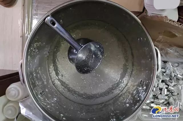 假冒化妆品:成本几块钱,售价上千,更爆出惊人制作过程!