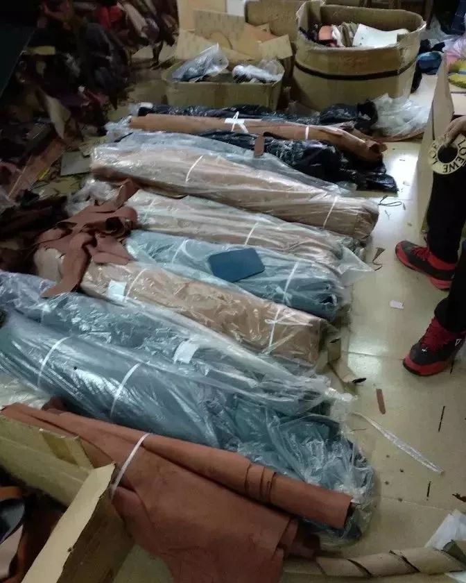 鏇濆厜榛戝績浠ｈ喘,鏇濆厜鑹績鍟嗗