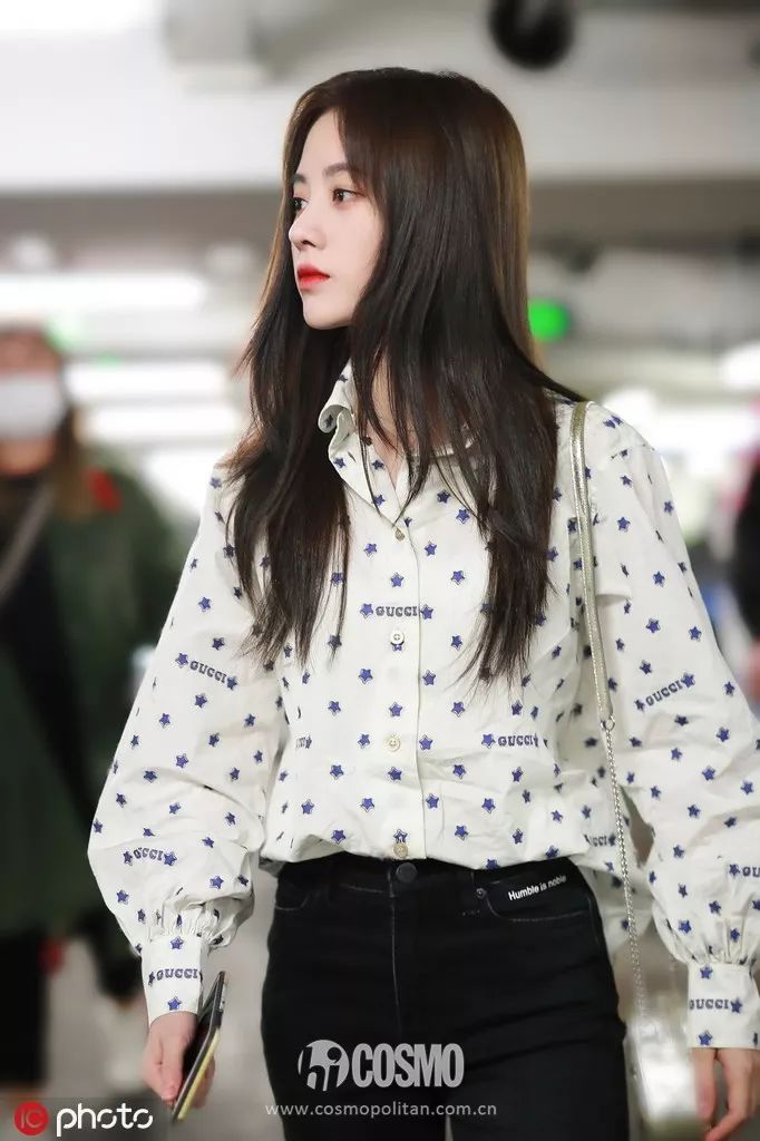 时髦办|穿上昊然弟弟的方领白衬衫，我有初恋的感觉