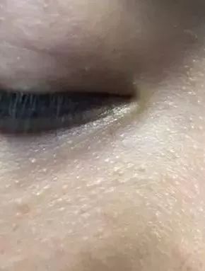 姑娘我看你印堂发黑下一句,姑娘我看你印堂发黑