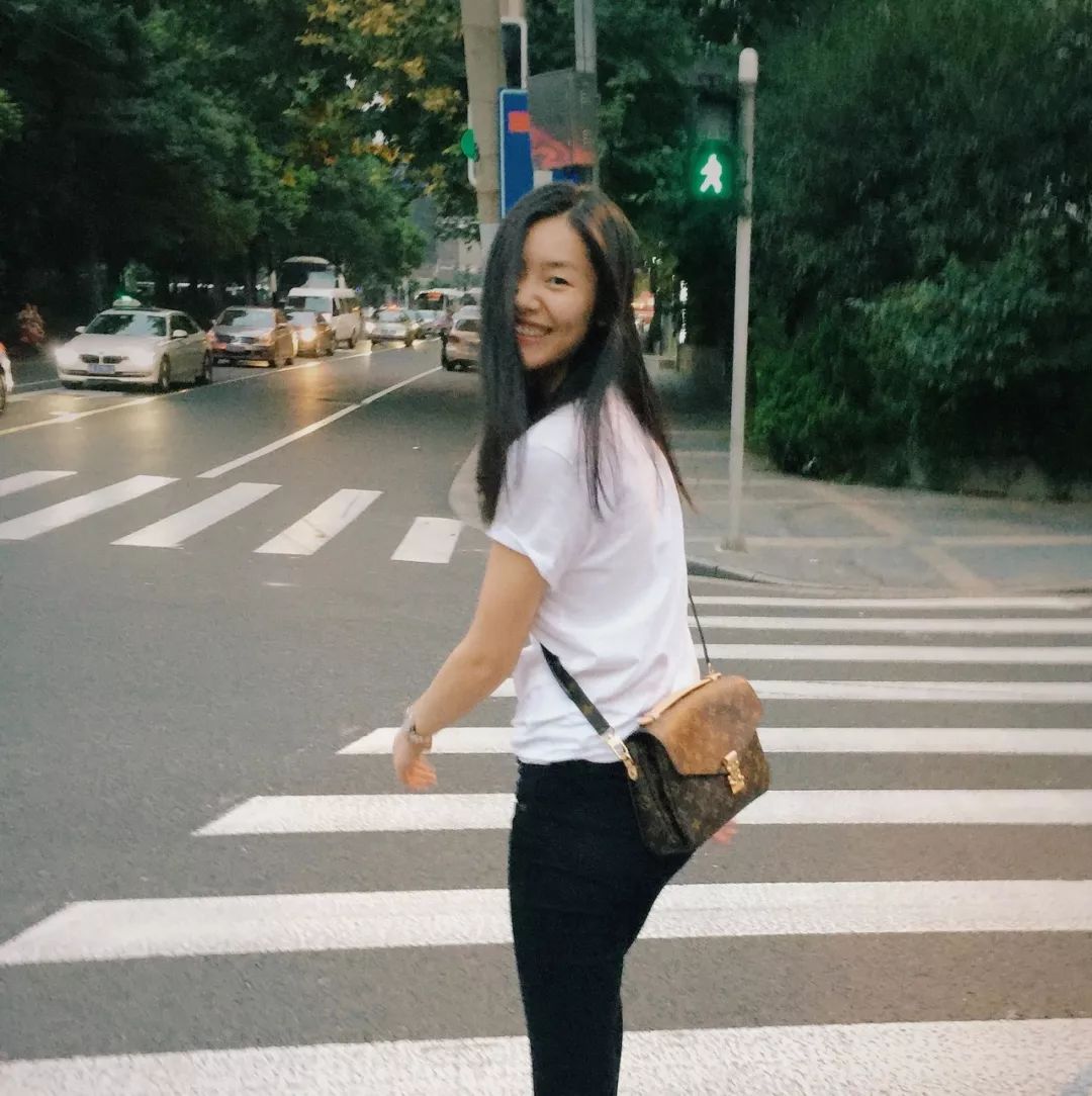 最近有款特别火的包,今年最火的包