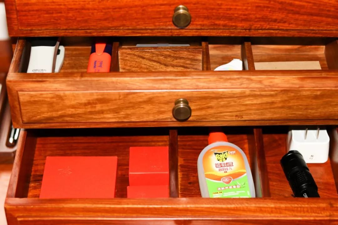 摇船前往酒店，睡在百花深处|杭州最仙儿的打开方式叫紫萱！