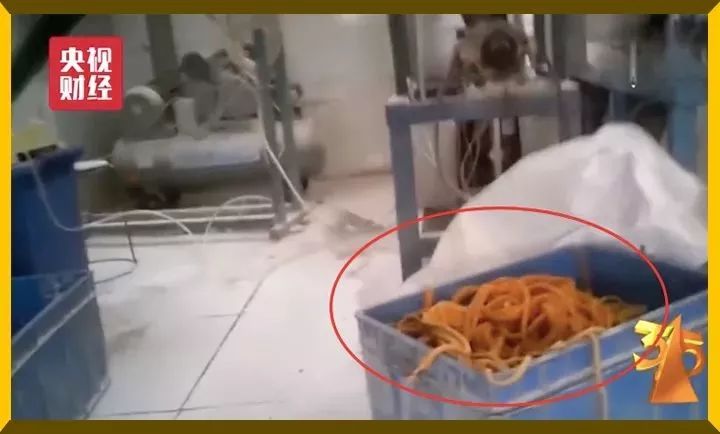 吃一次等于喝3次马桶水！这个食物让小伙整个胃烂了…