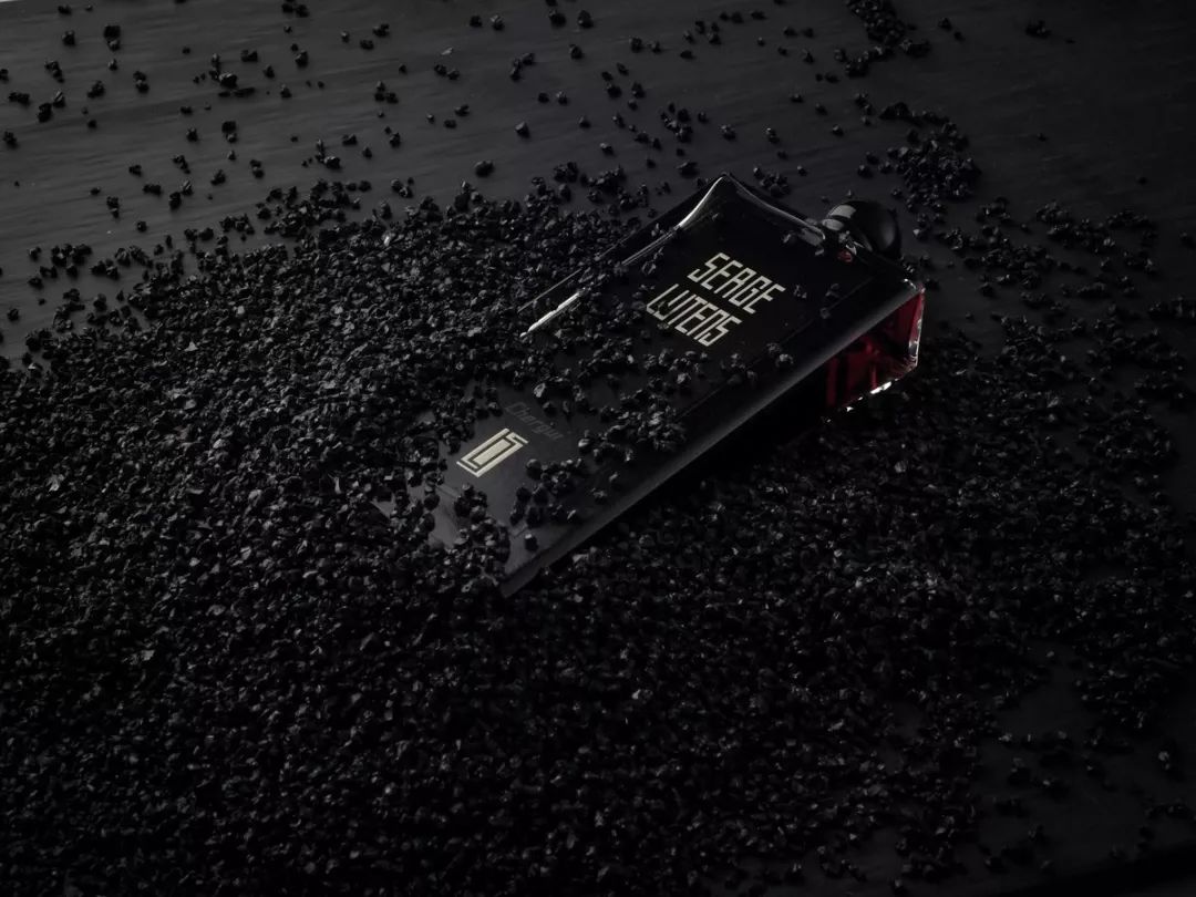 同样是沙龙香，为何SergeLutens芦丹氏就被誉为最神秘、最值得尝试的香水呢？