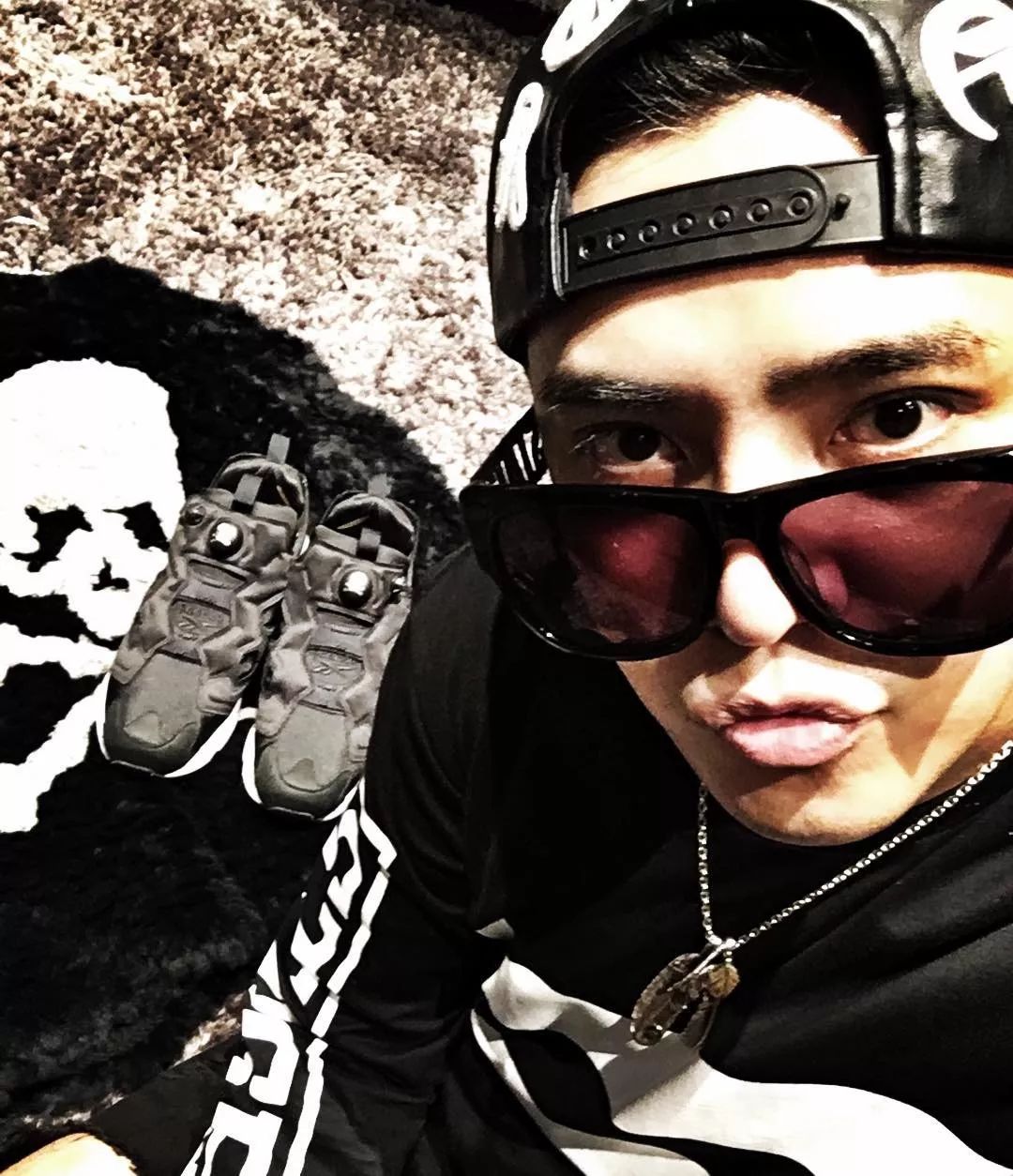 权志龙在成龙演唱会上的视频,成龙和权志龙谁名气最大