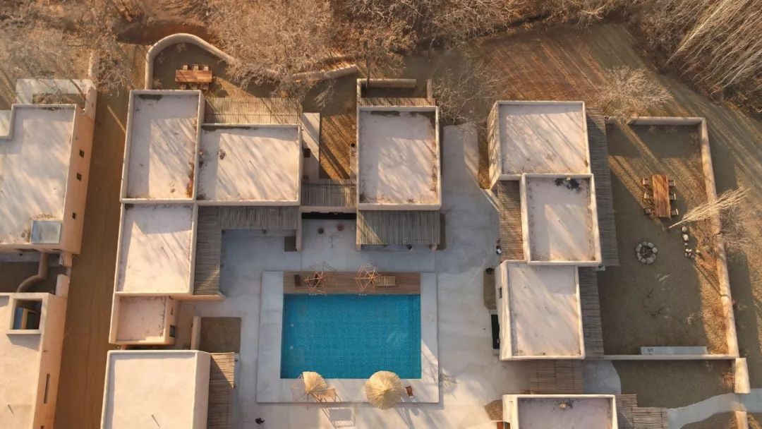 沙漠一年出现的奇观,沙漠黄河的奇景