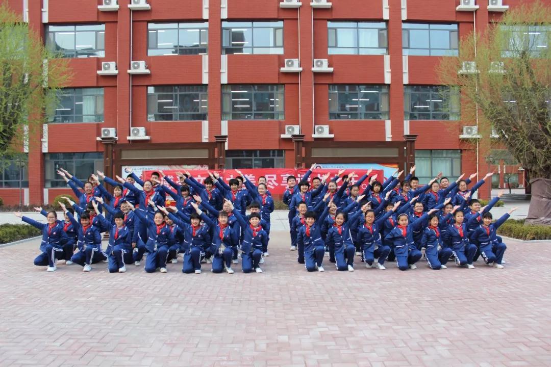 徜徉在美丽的金平湖畔,徜徉在北大校园