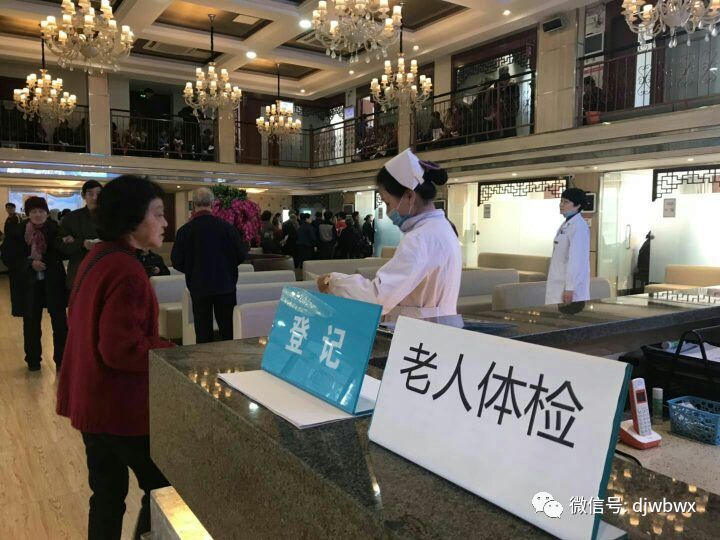 【早安·芜湖】@芜湖人，办身份证不用再带现金啦！扫码支付轻松搞定