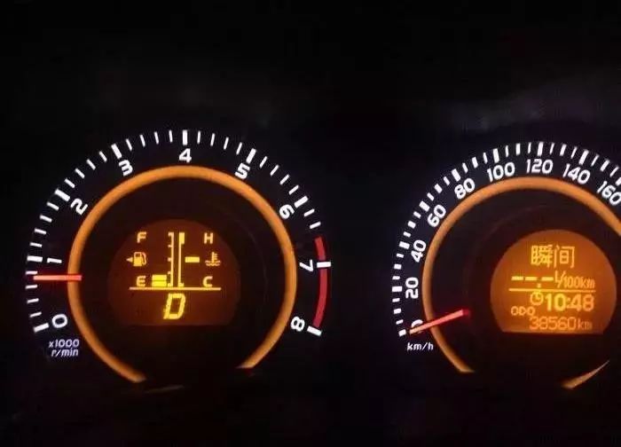 车一颠簸减震吱吱响,车一震动就滴滴响声