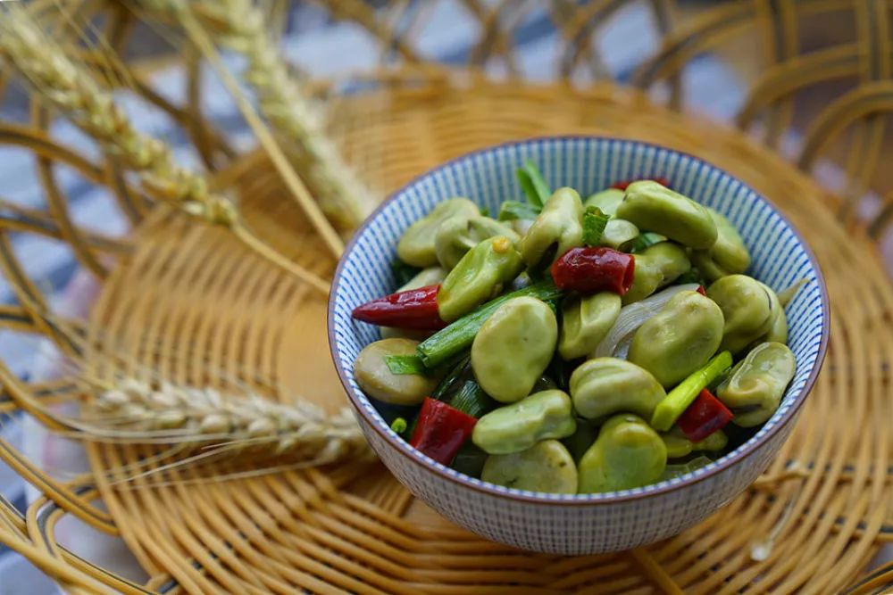 嫩蚕豆不带壳怎么吃,嫩蚕豆什么时候吃