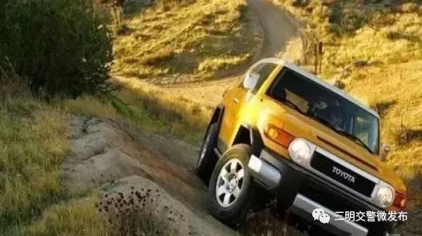 开车各种泥泞道路技巧,车辆泥泞道路行驶技巧