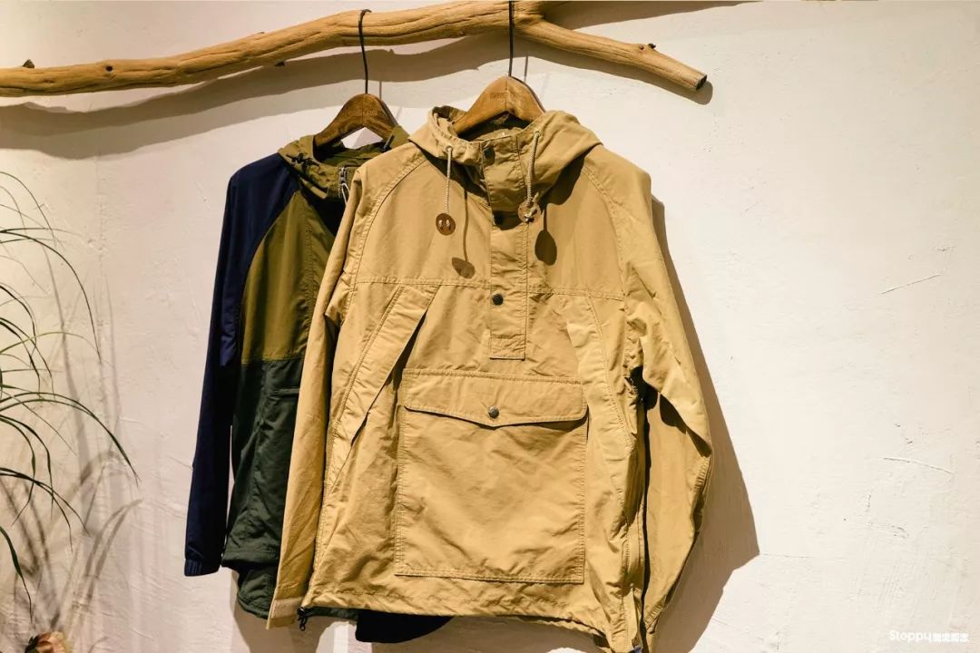 香港一家“户外选货店”店主跟我说：我就想做“无法定义”的风格