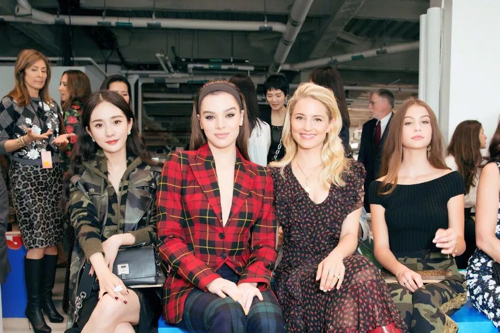 吴宣仪穿深v长裙,吴宣仪深v长裙