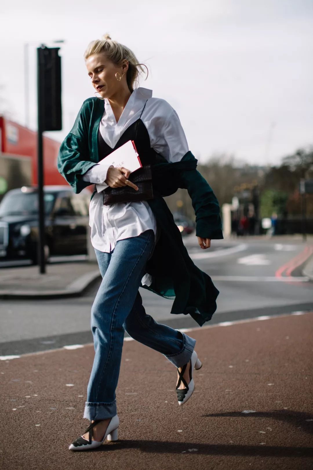 内衣的多种穿搭,夏天的内衣怎么穿才优雅显瘦舒服