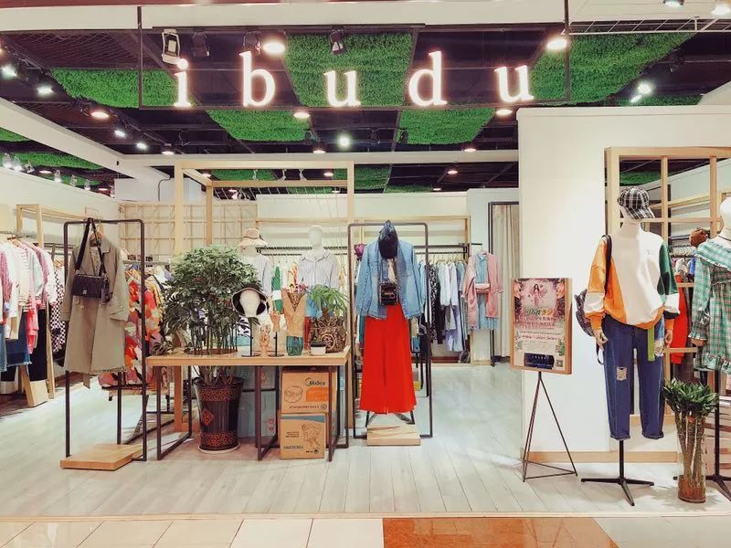 十堰美女千千万,昨天邮电街上就占了一大半!啥情况?