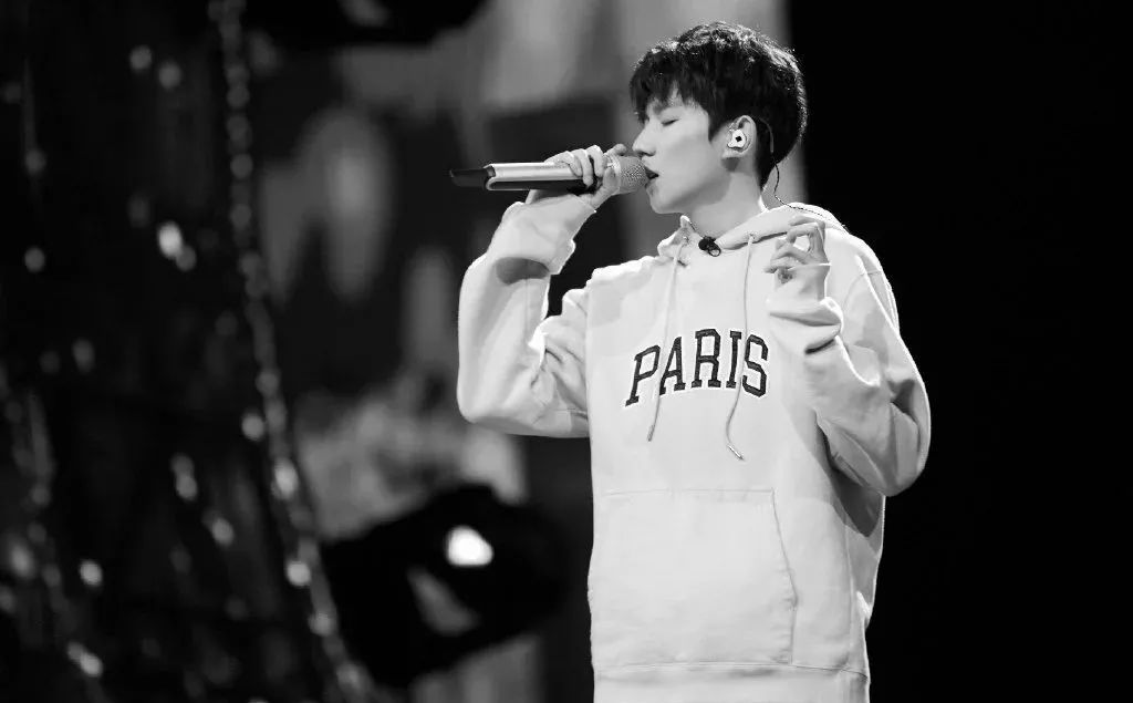 因为偶像变成了最好的自己,偶像应该成为更多人的力量