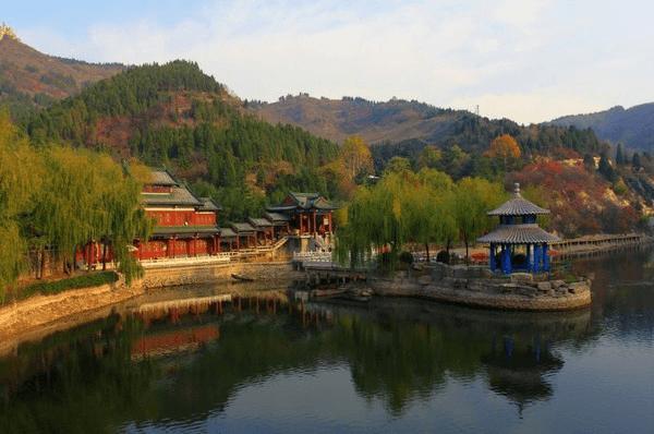 济南老人自驾游好玩的地方,济南野生动物园自驾游从哪个门进
