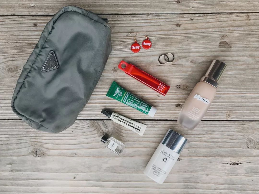 我们的海边outing：每个人的旅行箱里有什么？