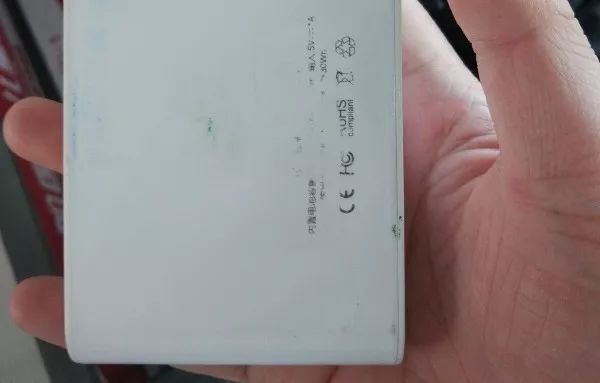 出门旅游坐飞机什么不能带,今年五一出行飞机和火车