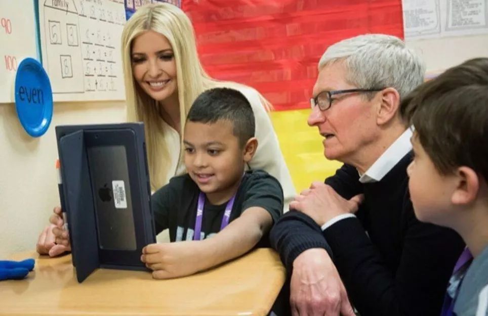 特朗普女儿生活私密照曝光，终于明白谁是贵族，谁是土豪