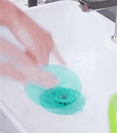 家里有小飞虫和蟑螂,家里装了纱窗还是有小蚊子能进来