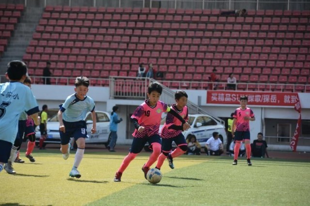 15支球队足球比赛,15支球队比赛