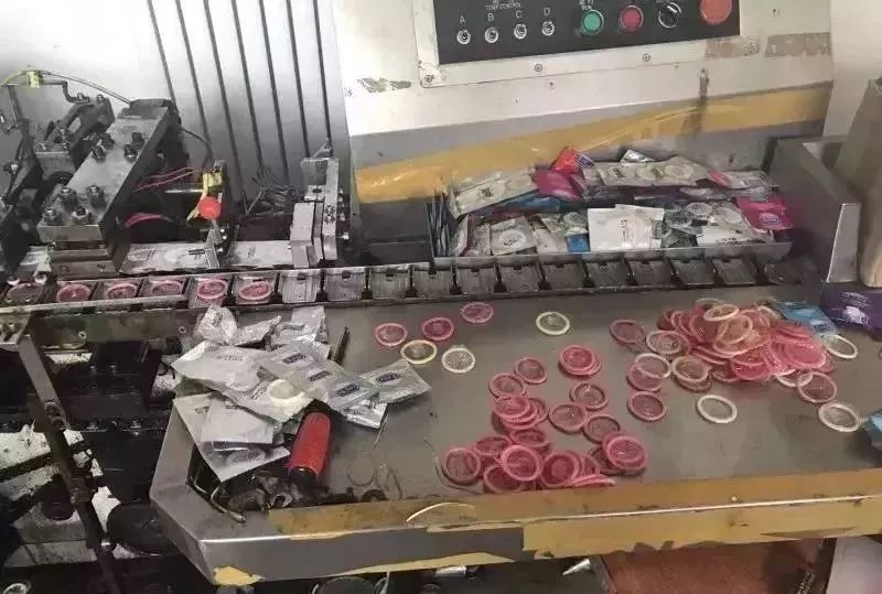 女子用避孕套染病的背后，是一个暴利500%的行业