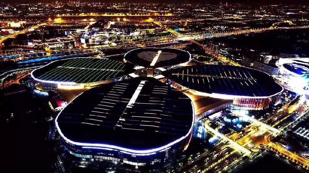 【身边的马天民】“外滩指路人”黄俊带你观赏进博会别样的“警”色