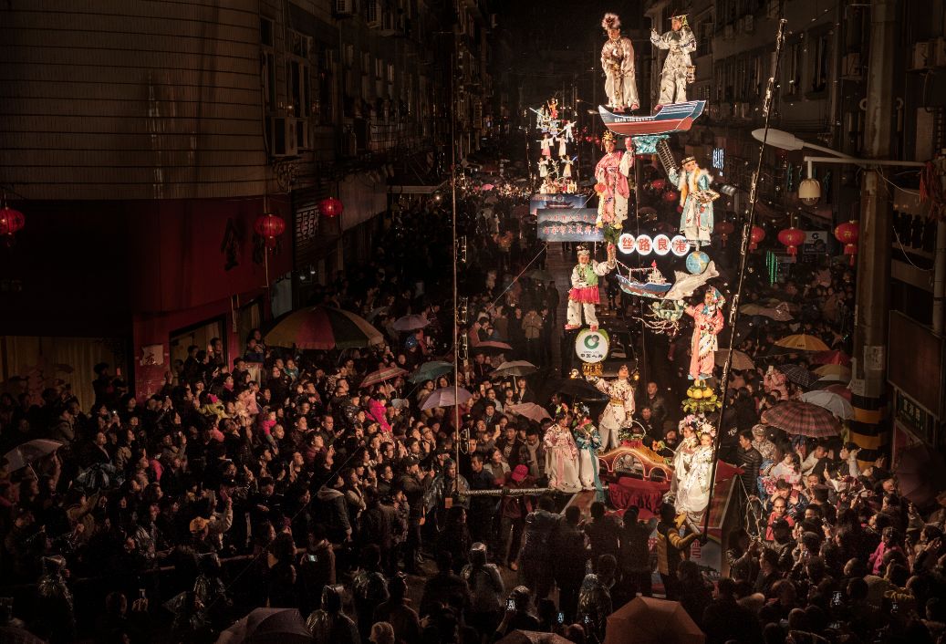 有海上天湖佛国仙都之美誉的城市,游玩一座神奇山