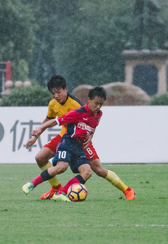 恒大足校小将破茧成蝶,恒大足校小将获高度认可