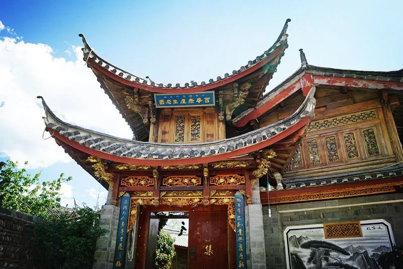 从丽江到茨中:菜场买恶魔果实、修道院酿酒士、高原油泼面……开启了无数的第一次|香格里拉环线(上)