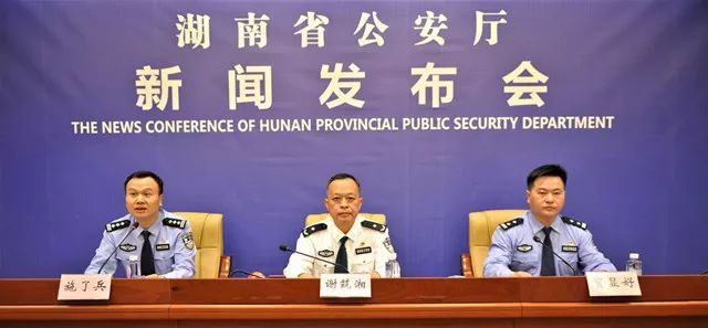 破获价值上亿制售假烟案,卖假烟案值800多万