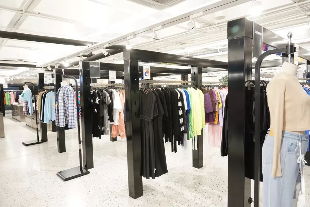 泰国曼谷有哪些值得买的衣服,泰国有哪些潮牌店