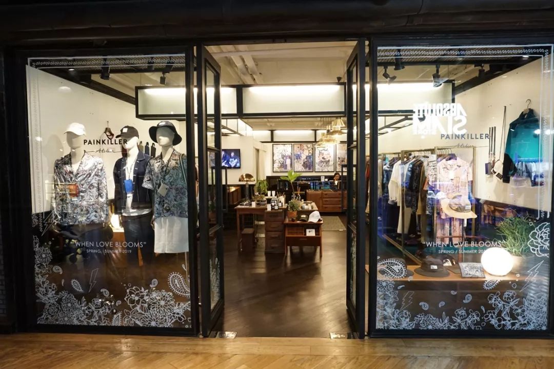 泰国有什么值得买的包,泰国必吃的十大潮牌