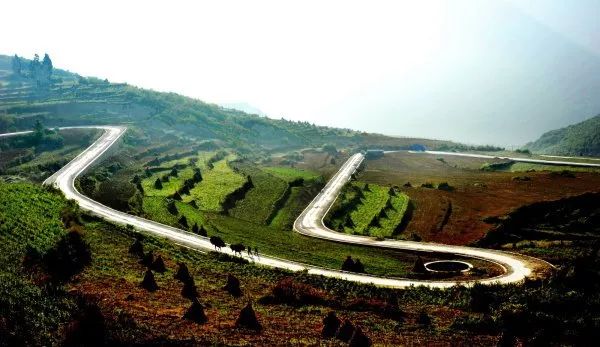 壮丽70年奋斗新时代完整版,壮丽70年阔步新时代的内容