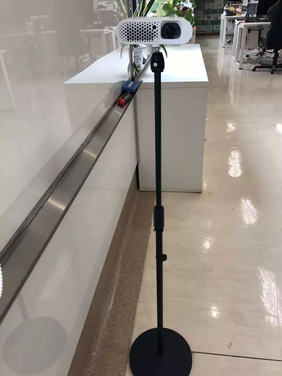 预告：明基新款智能家用色准投影仪，AI智能语音加持，在家打造专业影院在线学习娱乐中心