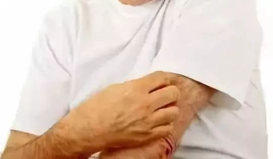 比马桶还脏的公共洗衣机,比厕所都脏的洗衣机你还在用吗