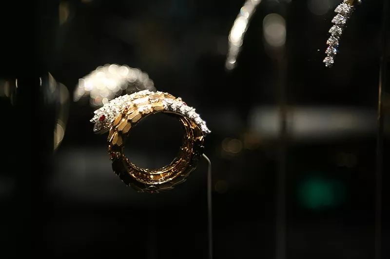 灵蛇系宝格丽,一条蛇宝格丽