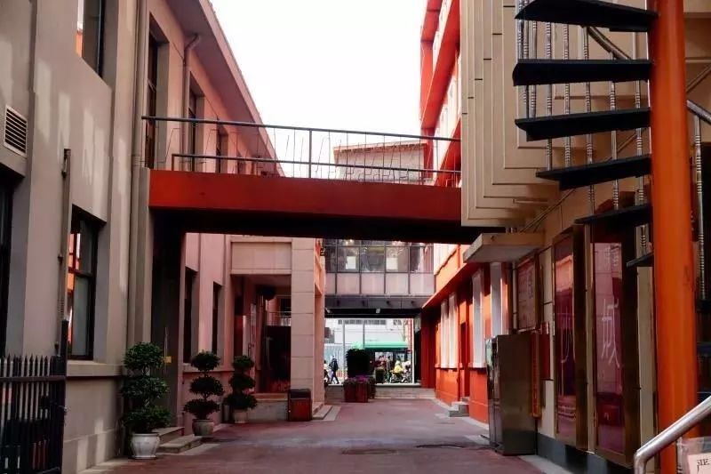 成都有一千种样子，我挑了其中的四种给你