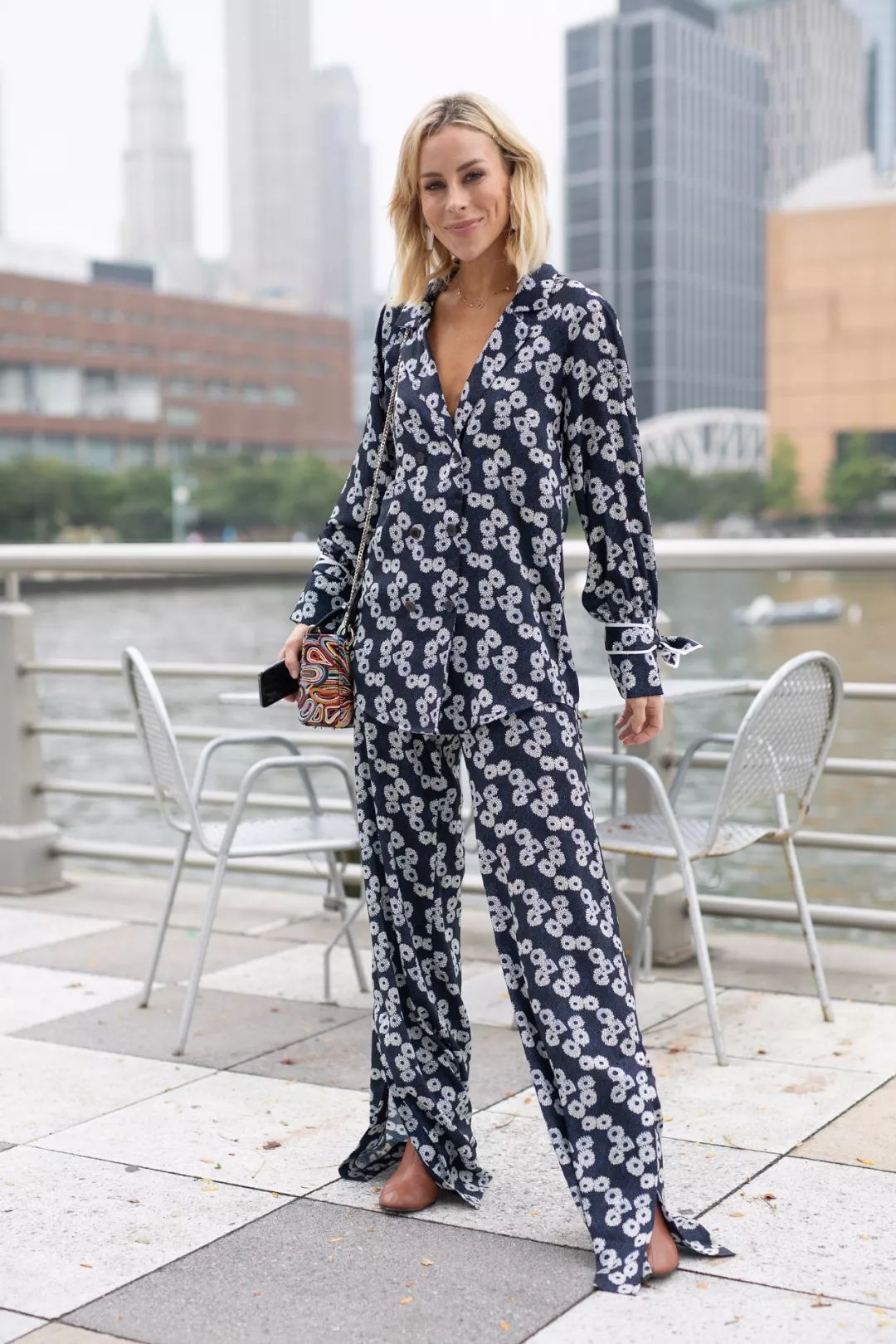 时髦人的夏天，从裤腿开衩开始