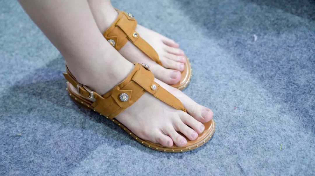 金利来特卖199元起,金利来4件5折