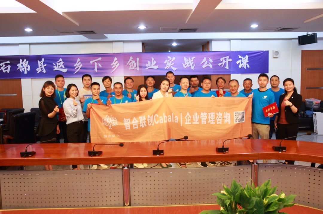 看表演吃美食,看表演吃自助的地方