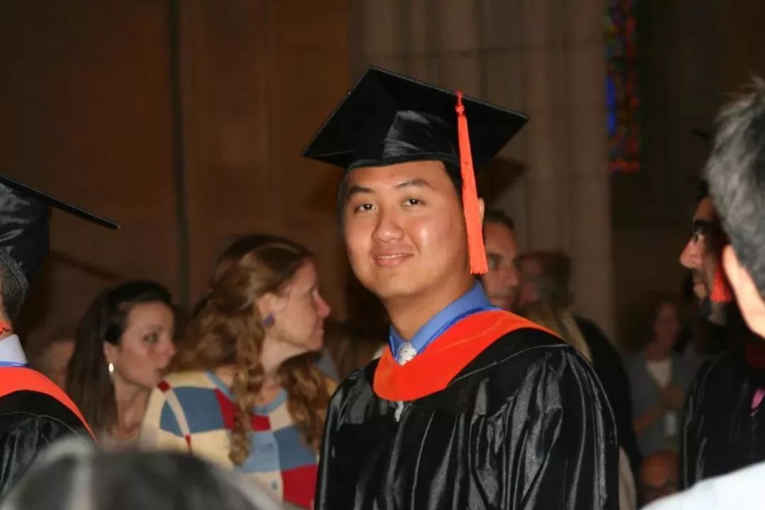 她地震中失去双腿,她在汶川地震失去双腿及女儿