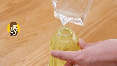 风油精滴在鞋子里有什么效果,风油精滴在鞋上怎么办