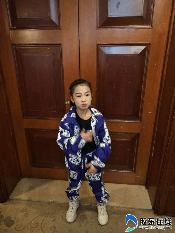 年历小明星曹梦瑶:爱跳爵士舞的酷女孩